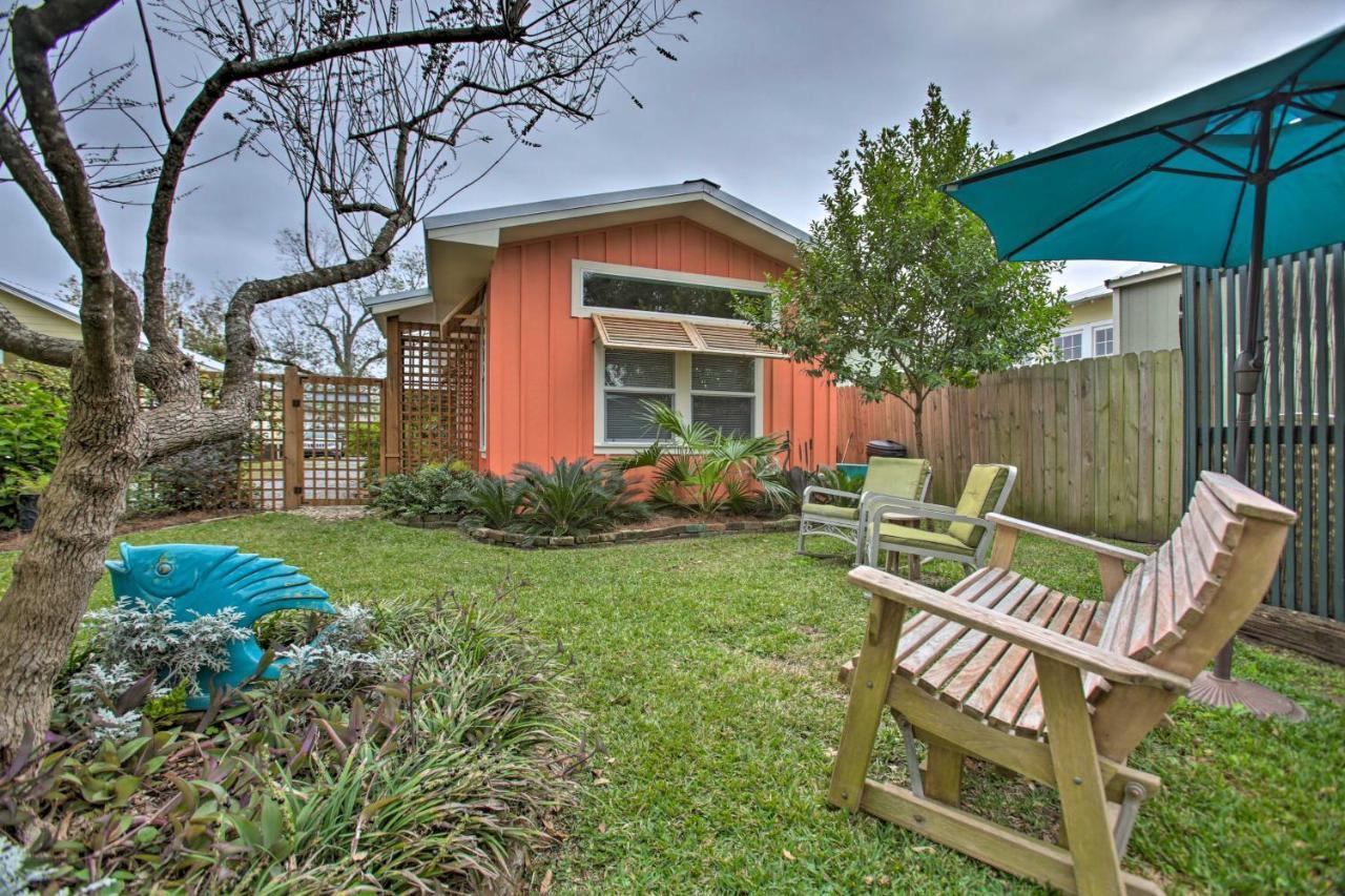 Old Town Getaway, Walk To Shopping, Dining, And Bay! Apartment Bay St. Louis Exterior photo