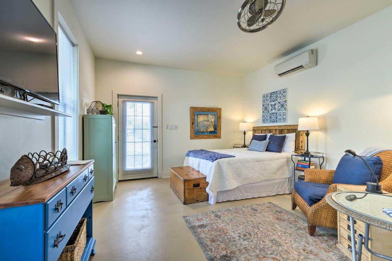 Old Town Getaway, Walk To Shopping, Dining, And Bay! Apartment Bay St. Louis Exterior photo