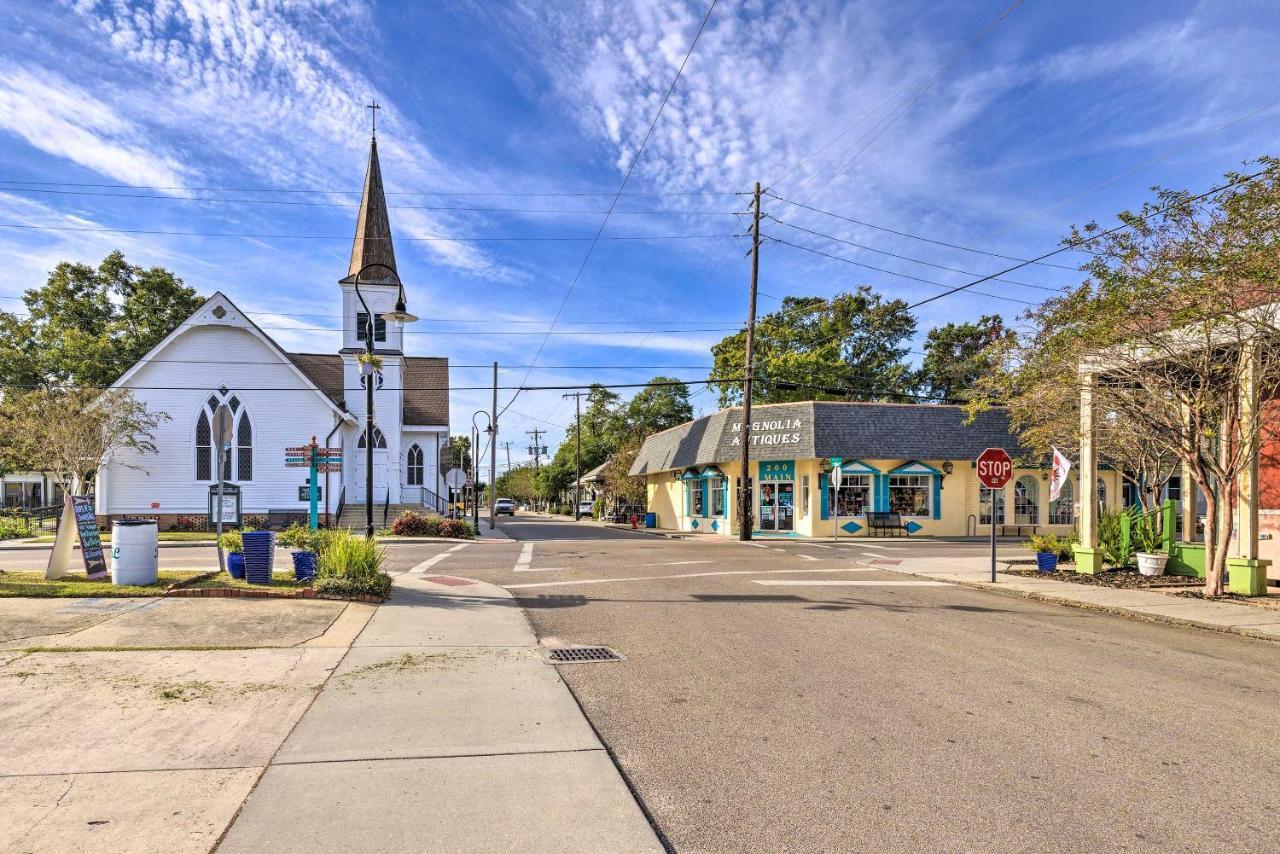 Old Town Getaway, Walk To Shopping, Dining, And Bay! Apartment Bay St. Louis Exterior photo